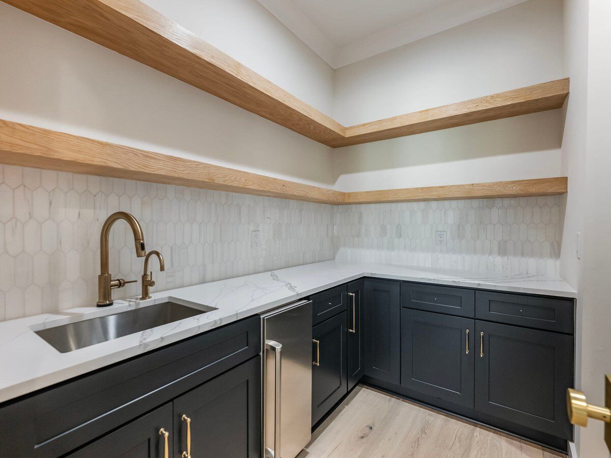 Bar Kitchen